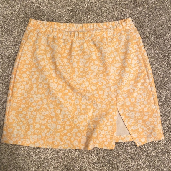 Dresses & Skirts - Yellow flower pattern shein skirt